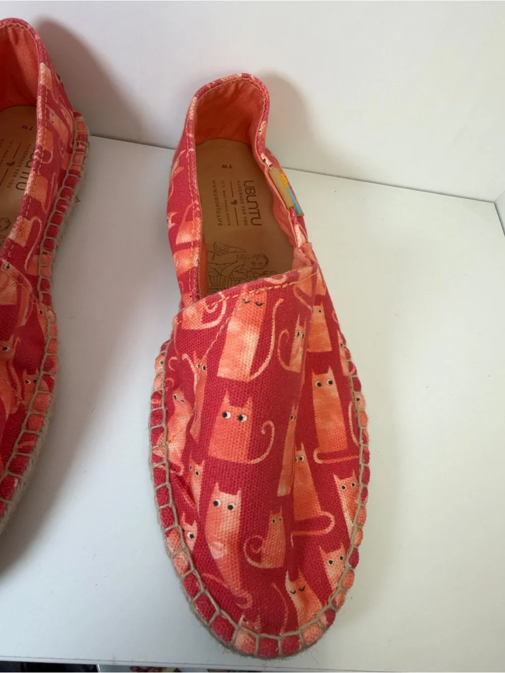 Ubutu Slip-On Espadrille Flats - Coral Pink with Cat Pattern